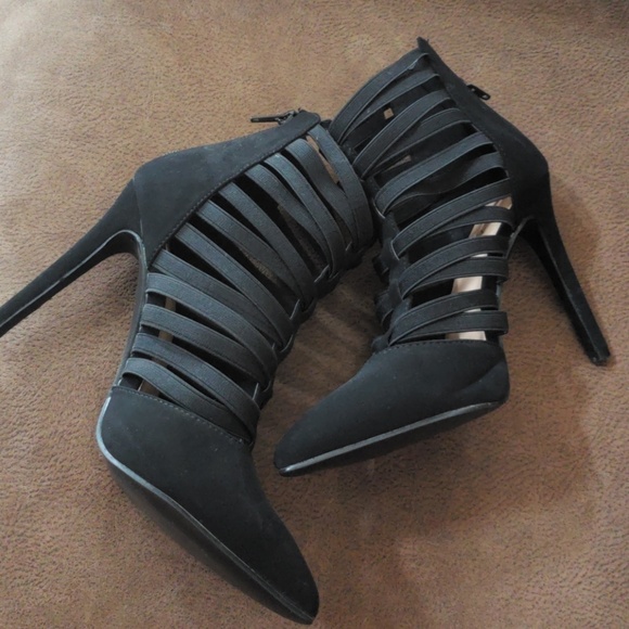 Heels - Picture 2 of 3